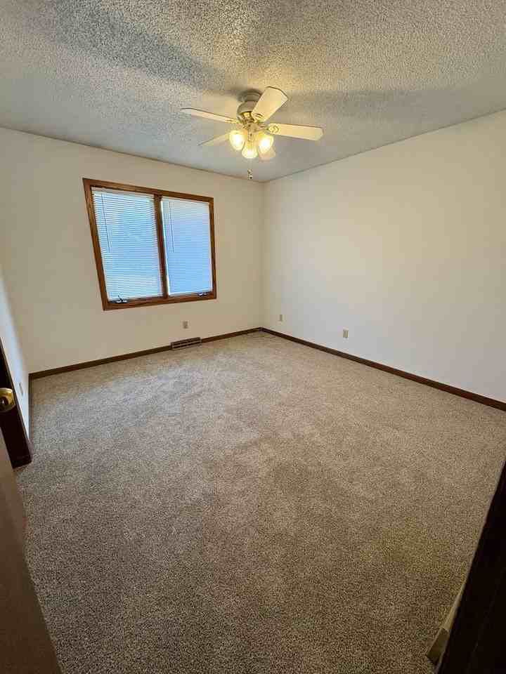 340 Olympic Dr - Photo 7 of 13