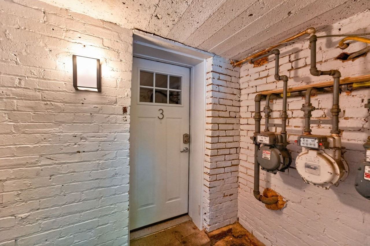 1680 Irving St Nw - Photo 2 of 16
