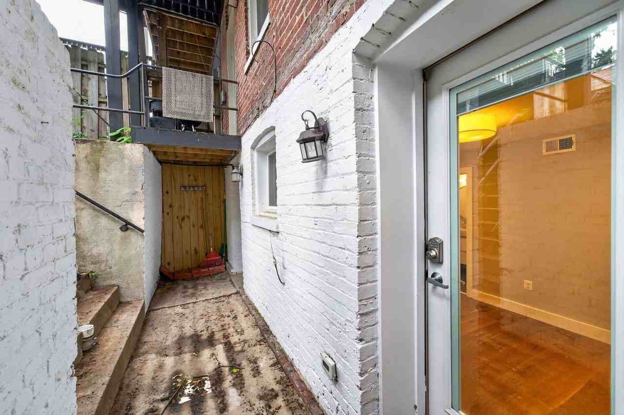 1680 Irving St Nw - Photo 3 of 16