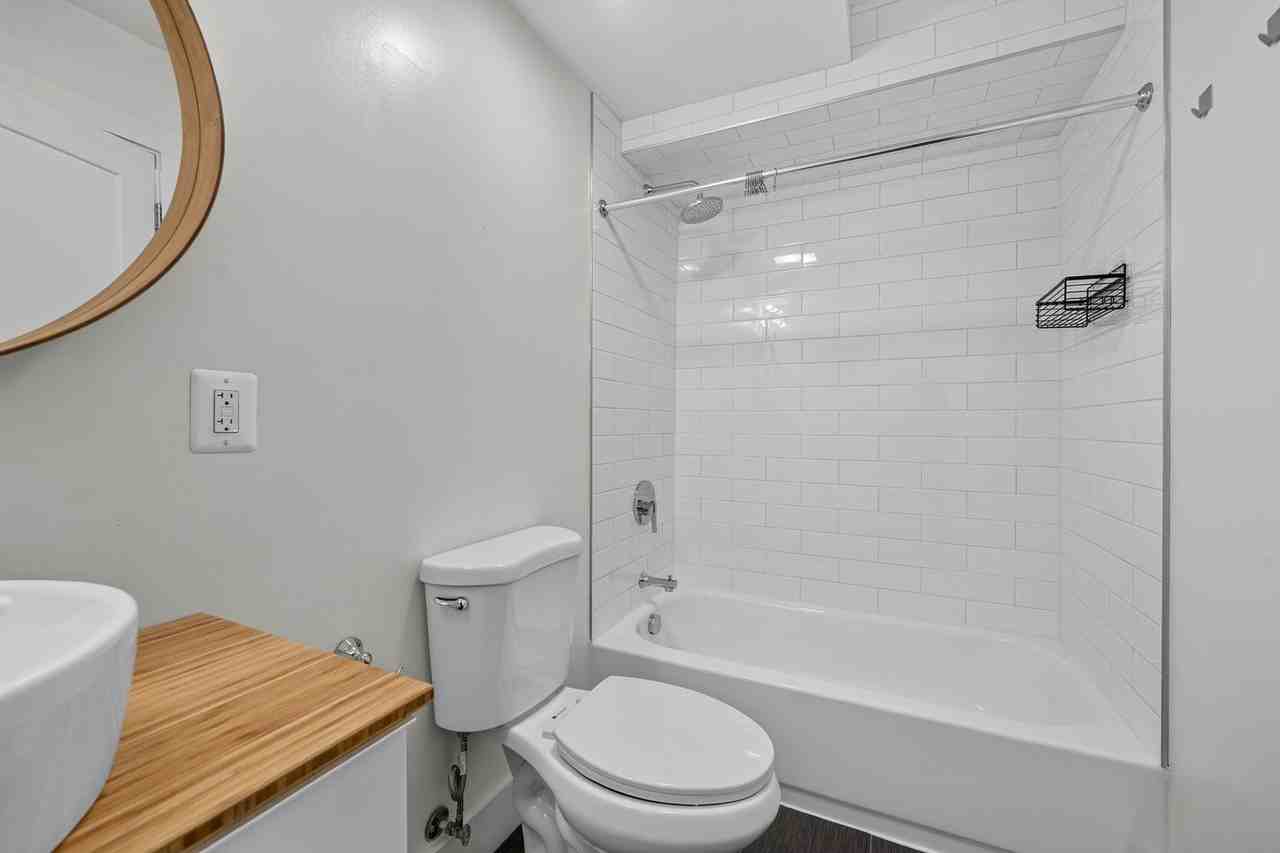 1680 Irving St Nw - Photo 4 of 16