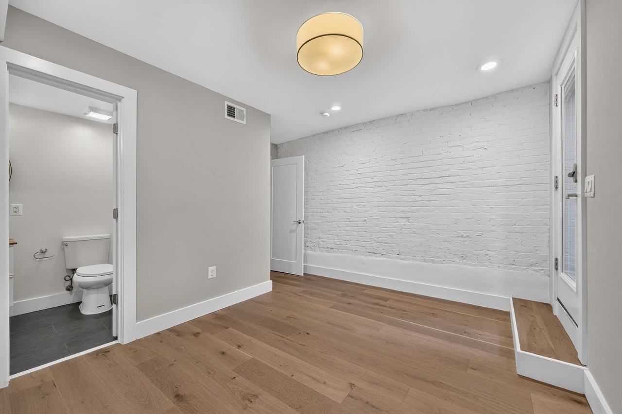 1680 Irving St Nw - Photo 6 of 16