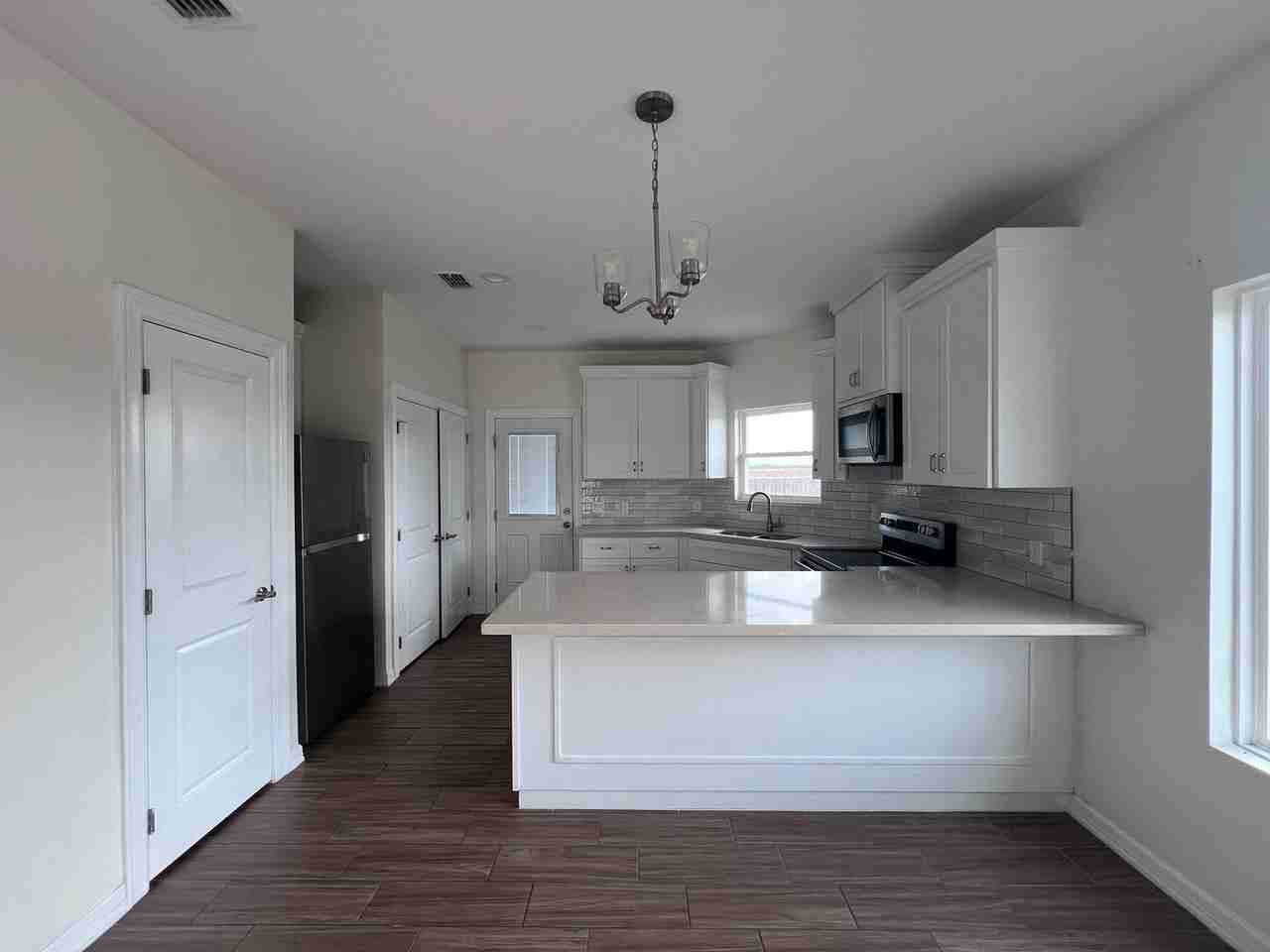 1025 N Clarence Ave #A - Photo 3 of 16