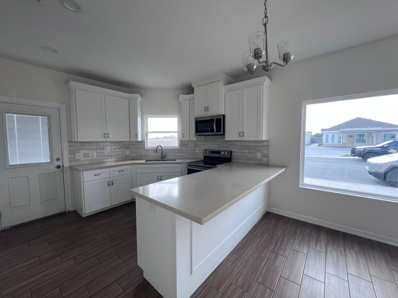 1025 N Clarence Ave #A - Photo 4 of 16