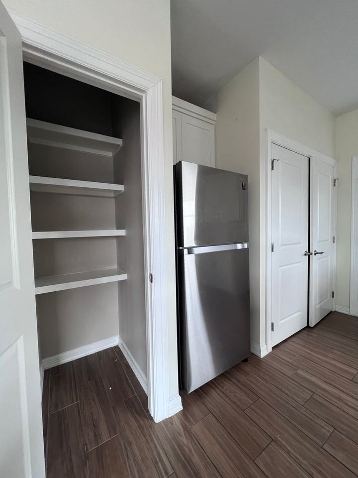1025 N Clarence Ave #A - Photo 6 of 16