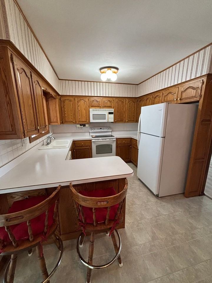 2543 Edgemont Ave - Photo 2 of 23