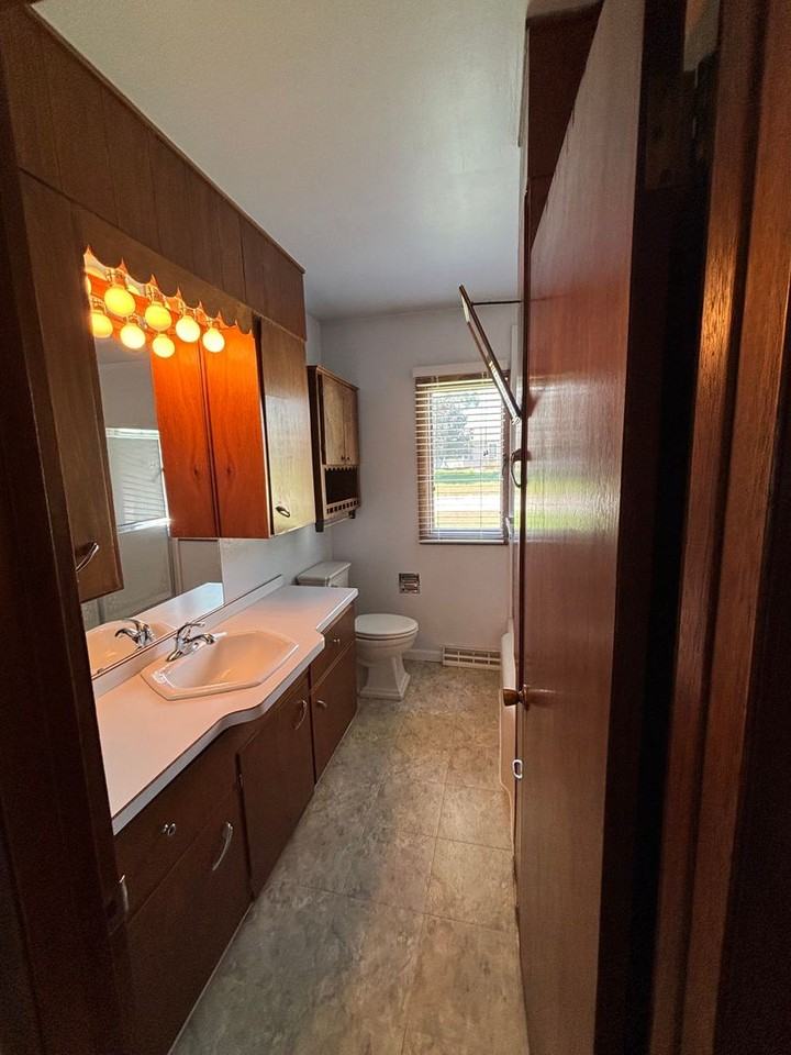 2543 Edgemont Ave - Photo 6 of 23