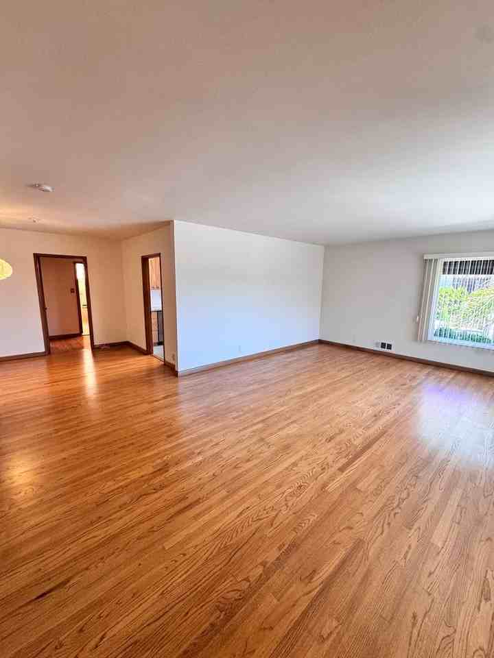 4531 E Shaw St - Photo 2 of 24
