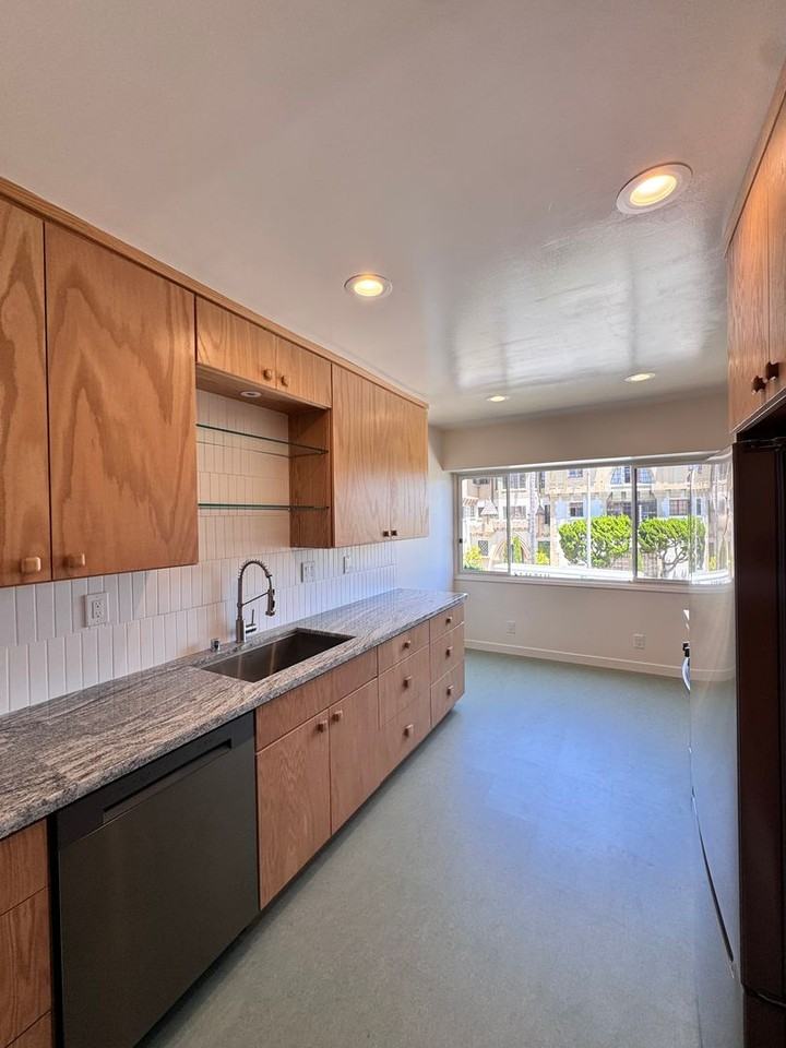 4531 E Shaw St - Photo 6 of 24