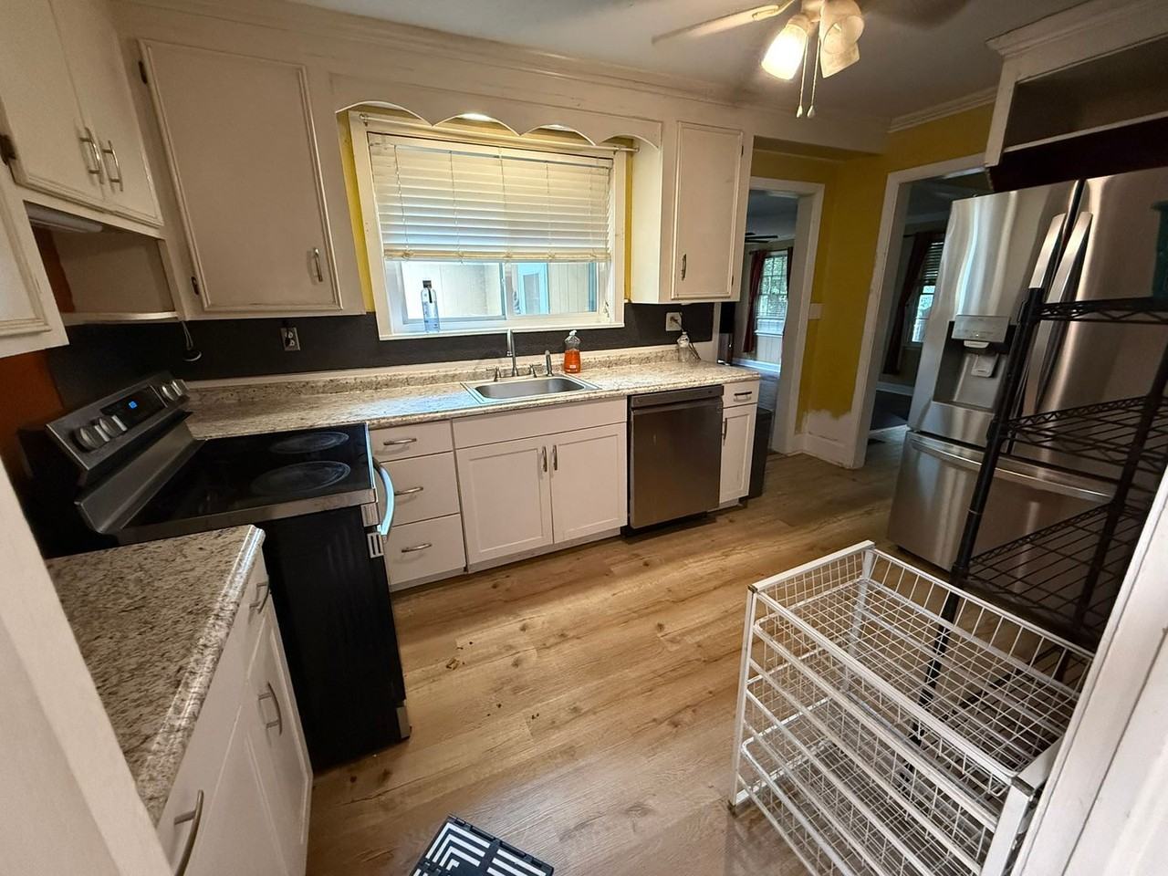 234 S Bull St - Photo 4 of 16