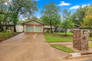 920 Acorn Oaks Dr - Photo 1 of 1