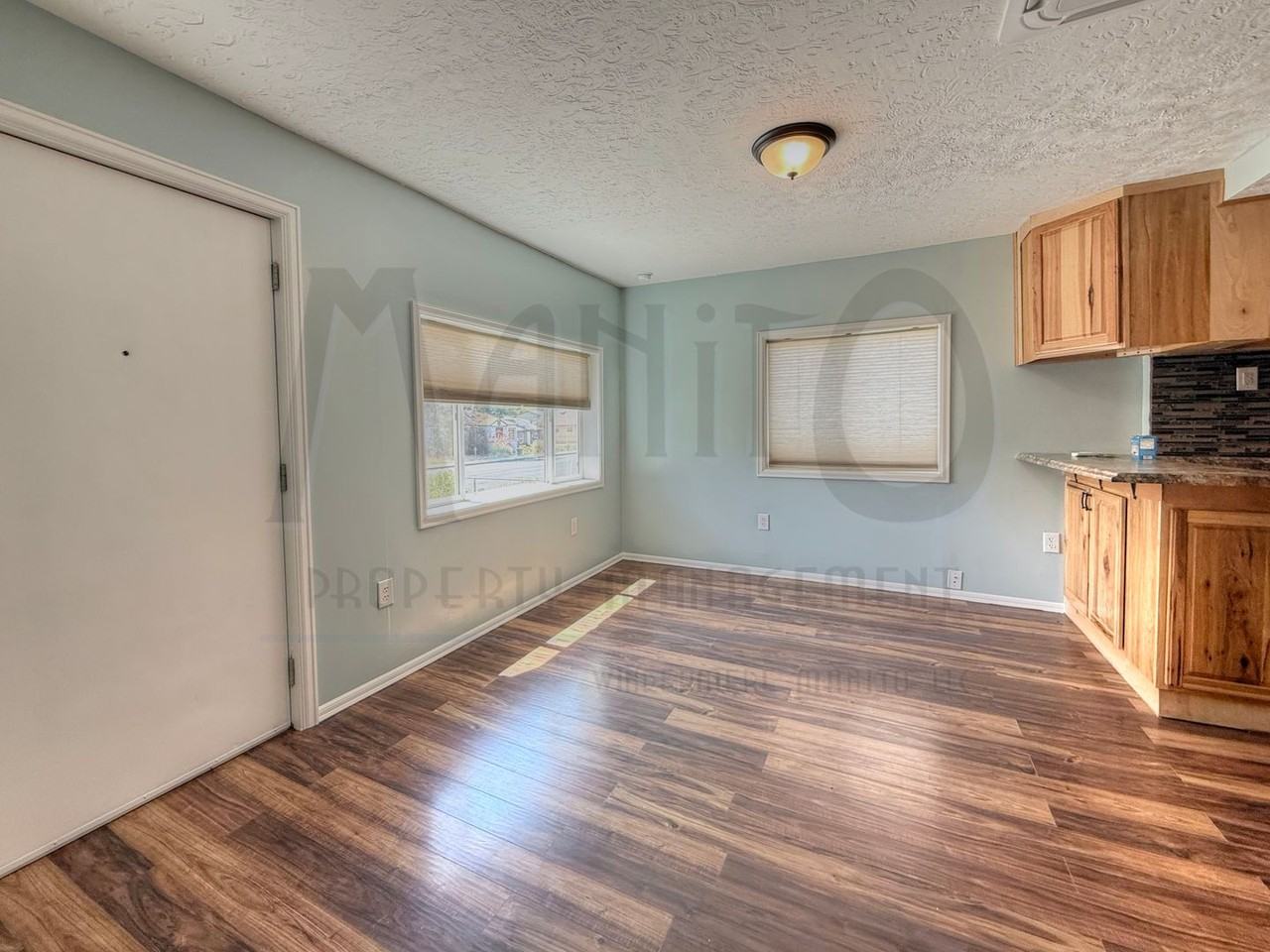 3642 W Wellesley Ave - Photo 3 of 33