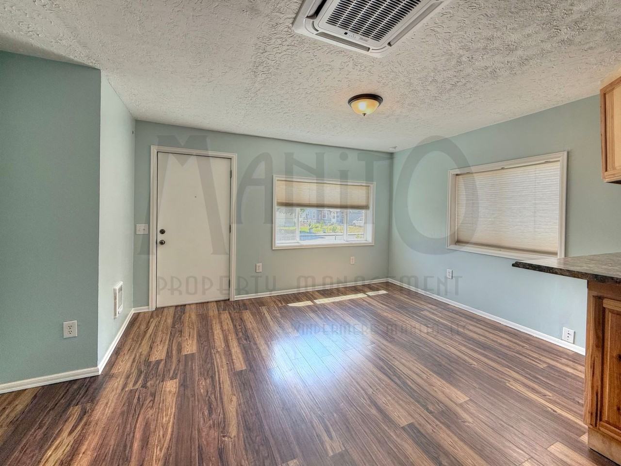 3642 W Wellesley Ave - Photo 4 of 33
