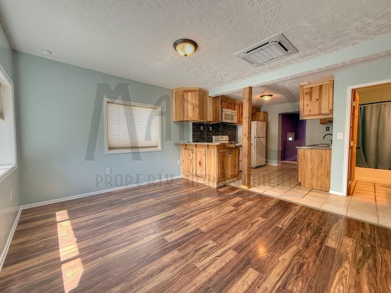 3642 W Wellesley Ave - Photo 5 of 33