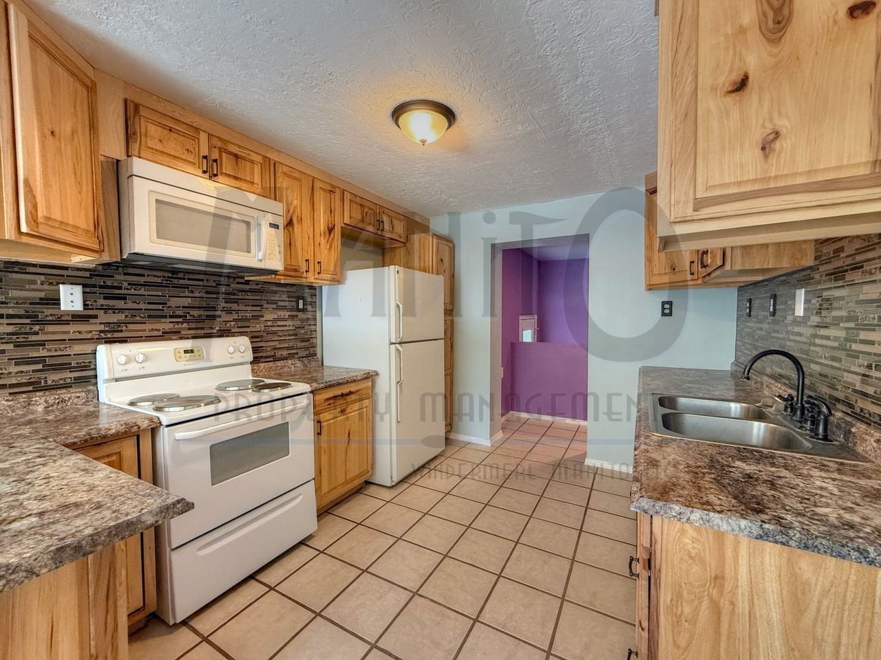 3642 W Wellesley Ave - Photo 6 of 33