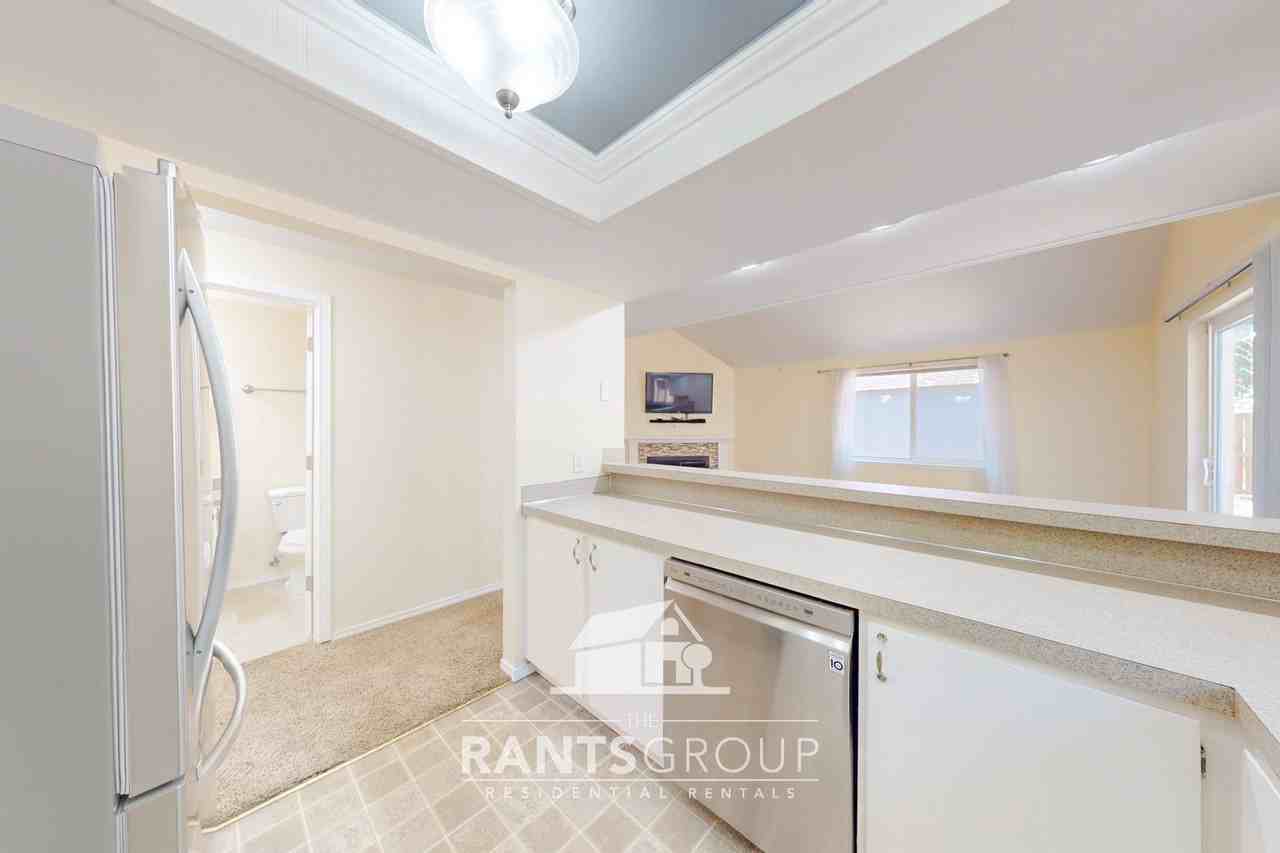 220 Israel Rd Sw - Photo 7 of 22
