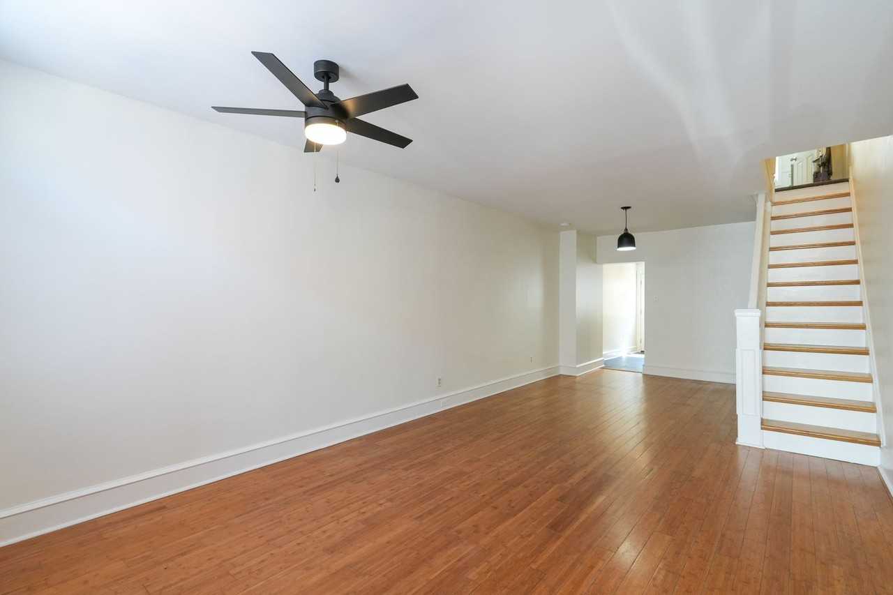 1631 S Clarion St - Photo 3 of 22