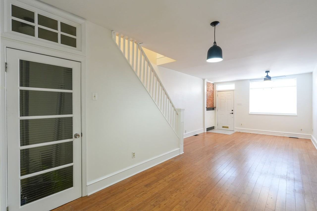 1631 S Clarion St - Photo 4 of 22
