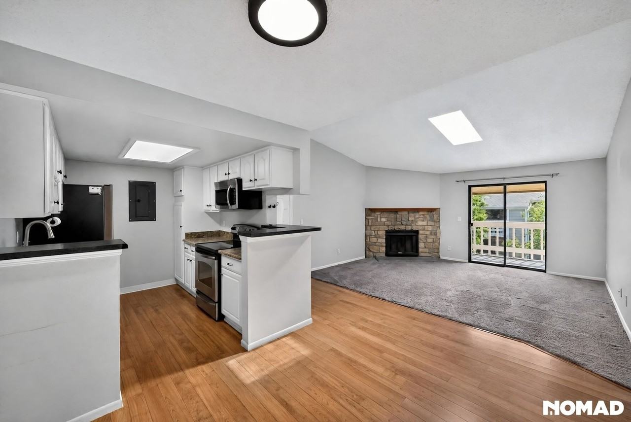 8225 Fairmount Dr - Photo 4 of 31