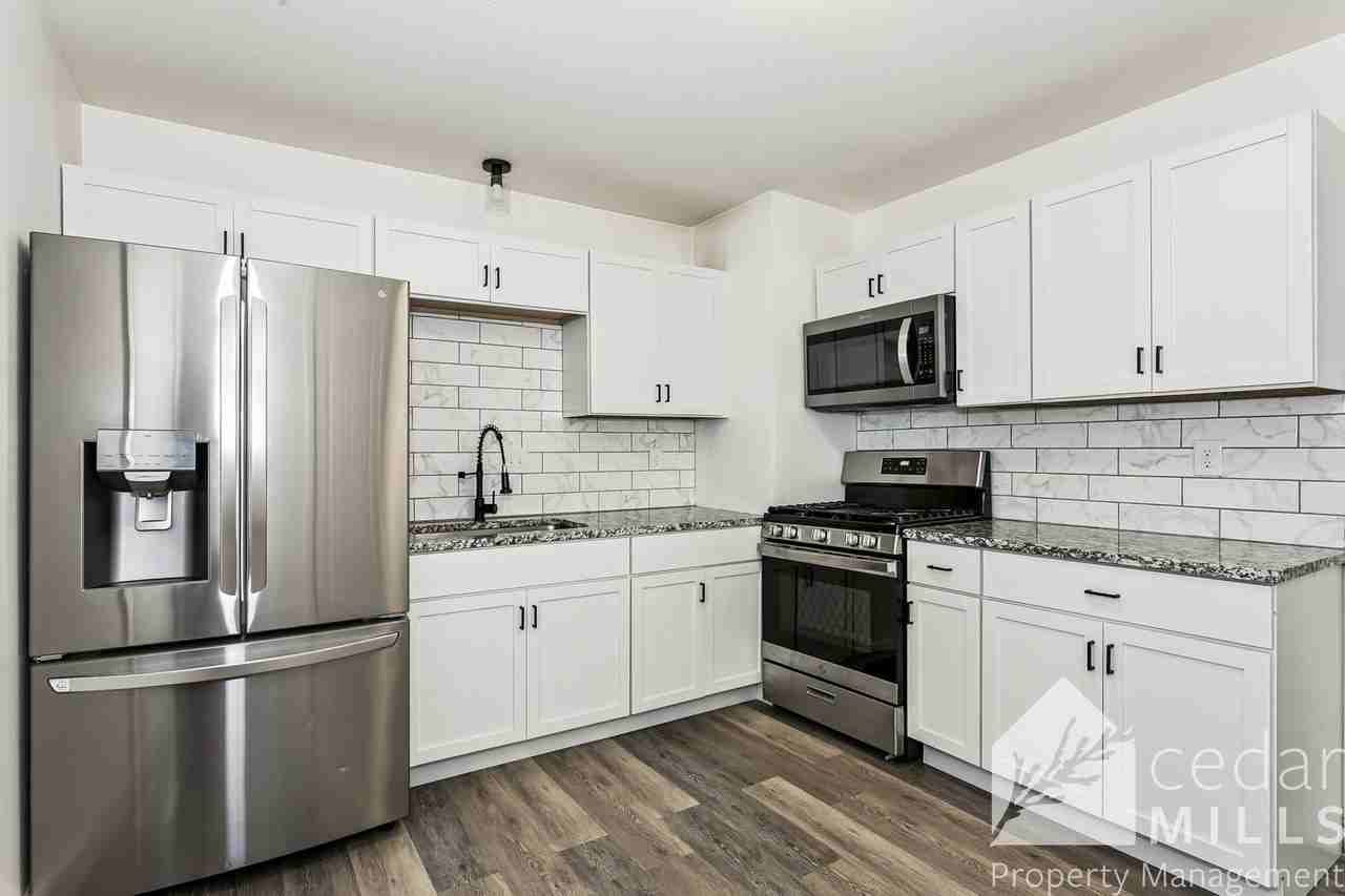 2502 S Mosley St - Photo 6 of 12