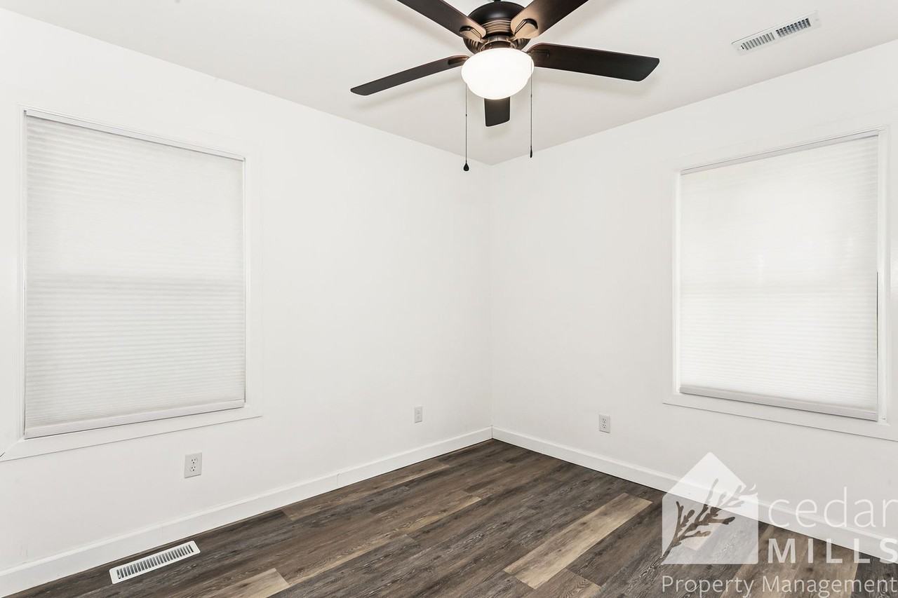 2502 S Mosley St - Photo 7 of 12