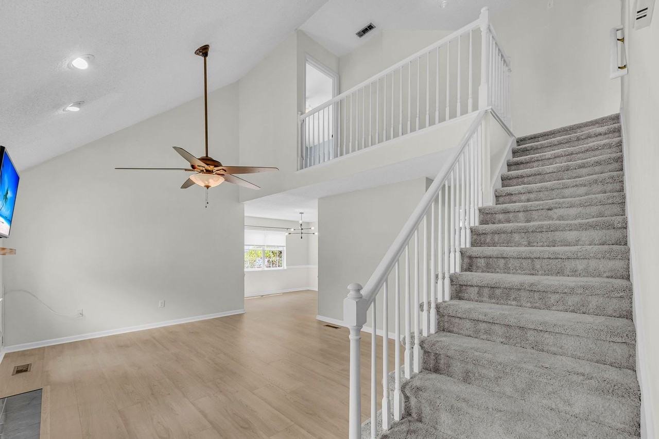 479 Cessna Ave - Photo 5 of 42