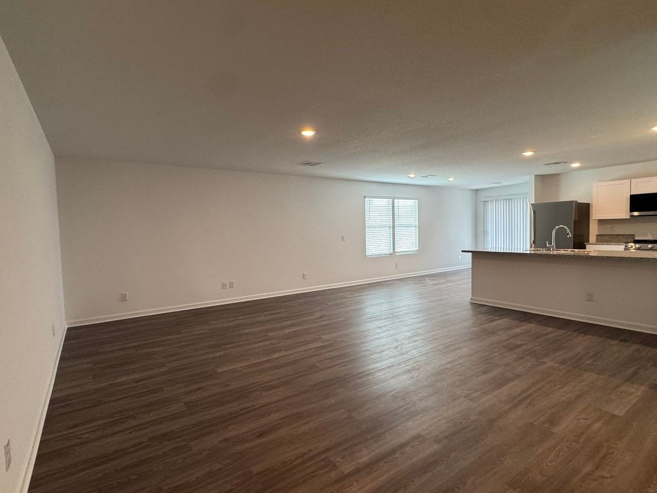 2800 Steamship Dr - Photo 4 of 33