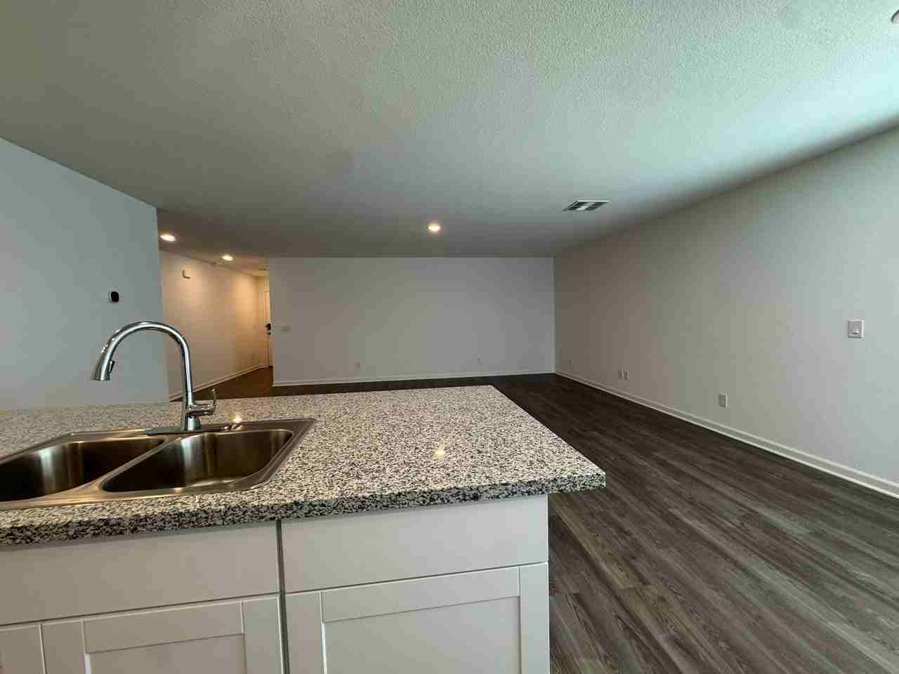 2800 Steamship Dr - Photo 6 of 33