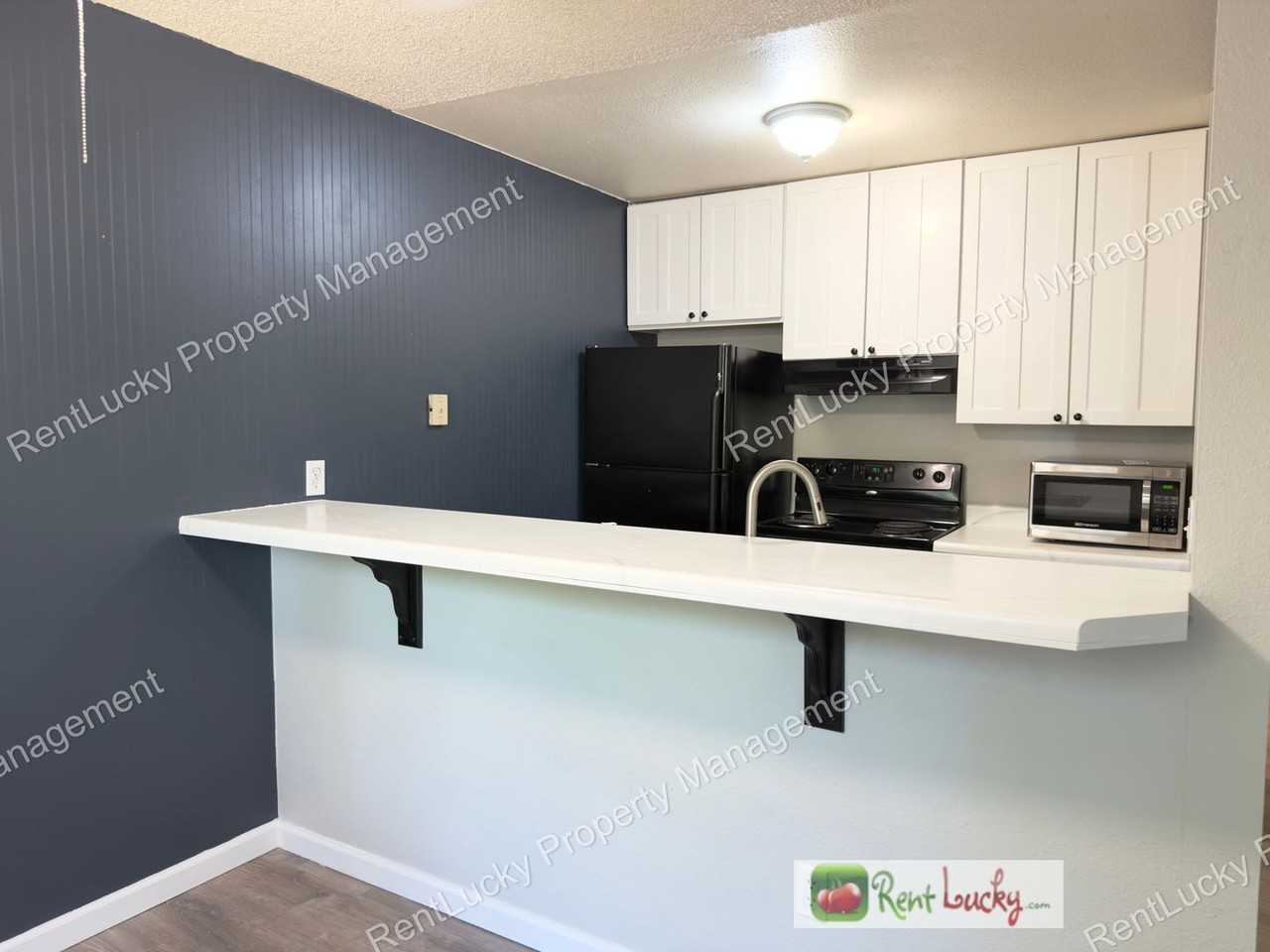 1003 S 308th St - Photo 4 of 17