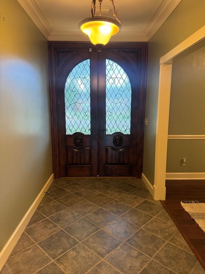 416 Towne Lake Dr - Photo 2 of 38