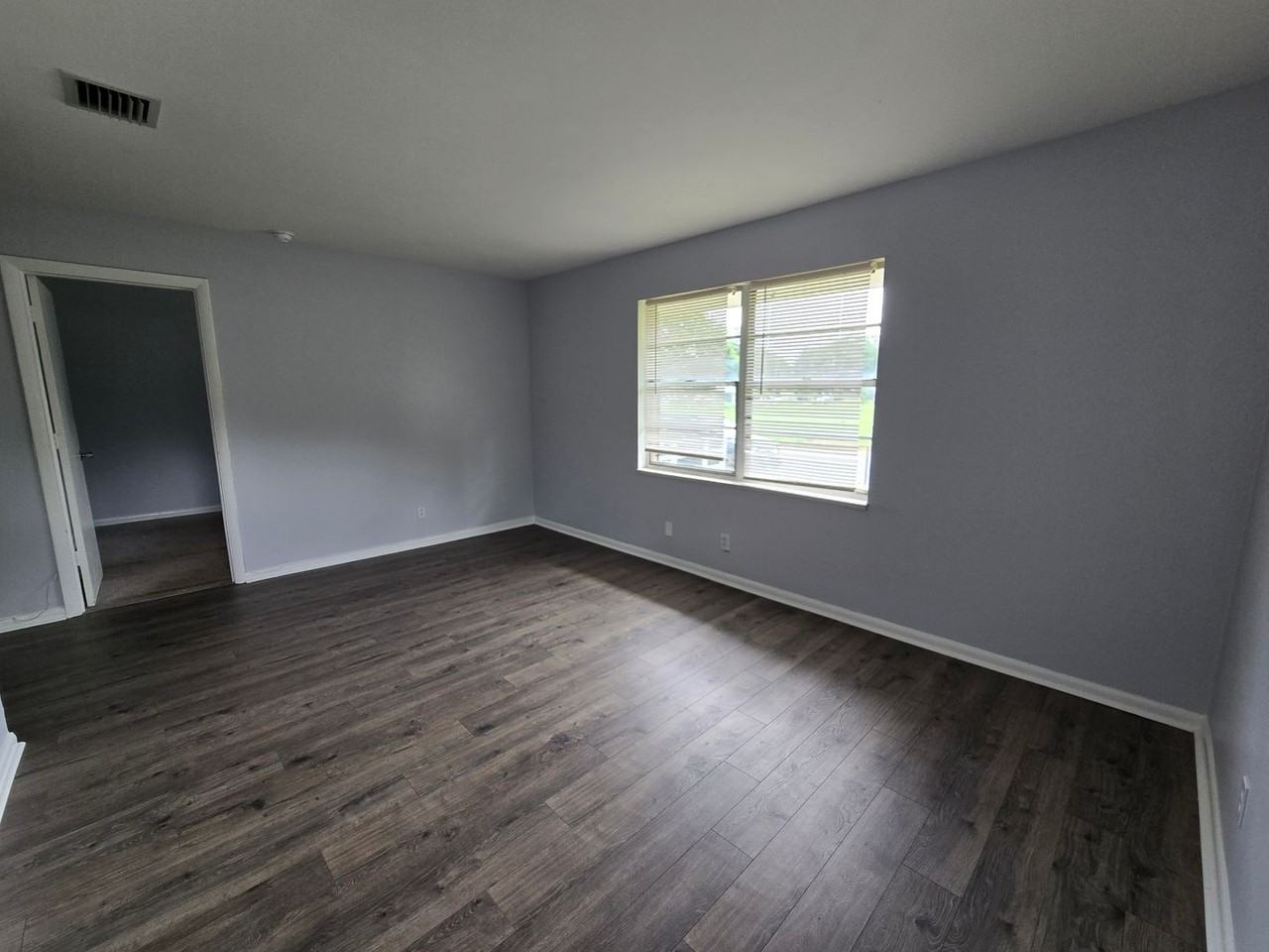 424B Bryan St - Photo 3 of 15