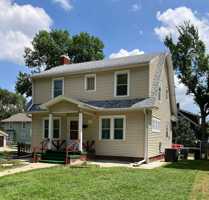 featured image of 1922 Douglas St