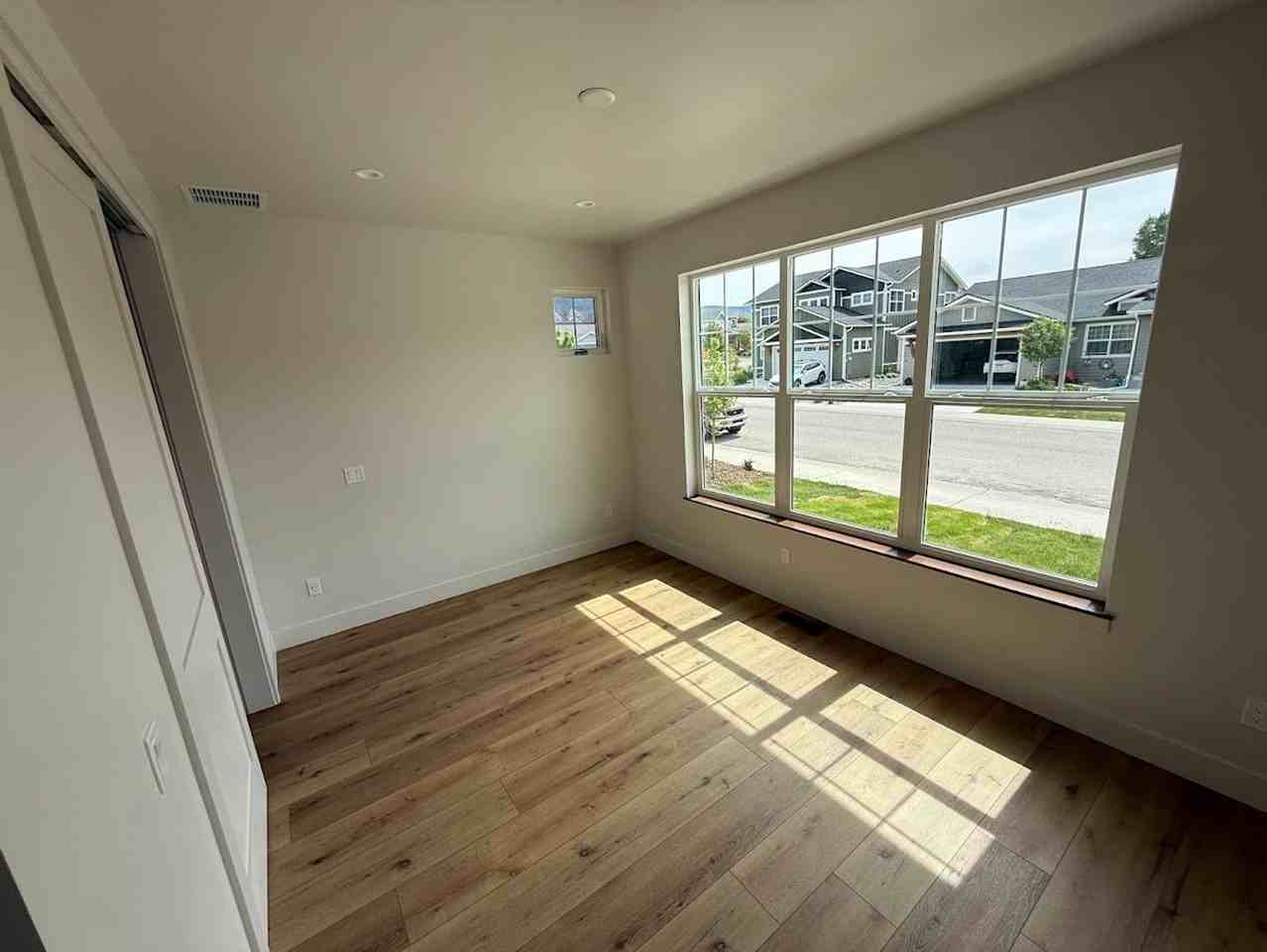 34 Mt Yale Ct - Photo 5 of 9