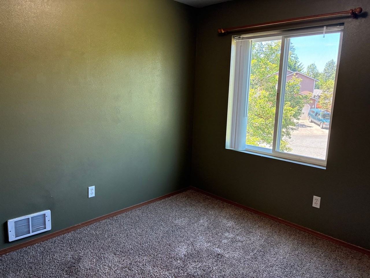 2600 Arbor St - Photo 5 of 7