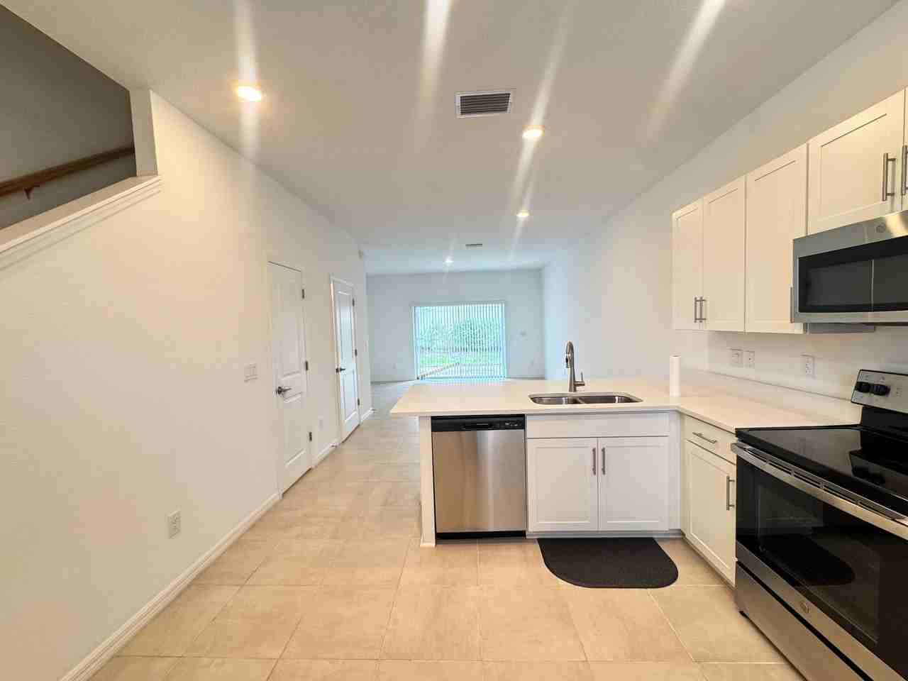 8528 Daybreak St - Photo 2 of 29