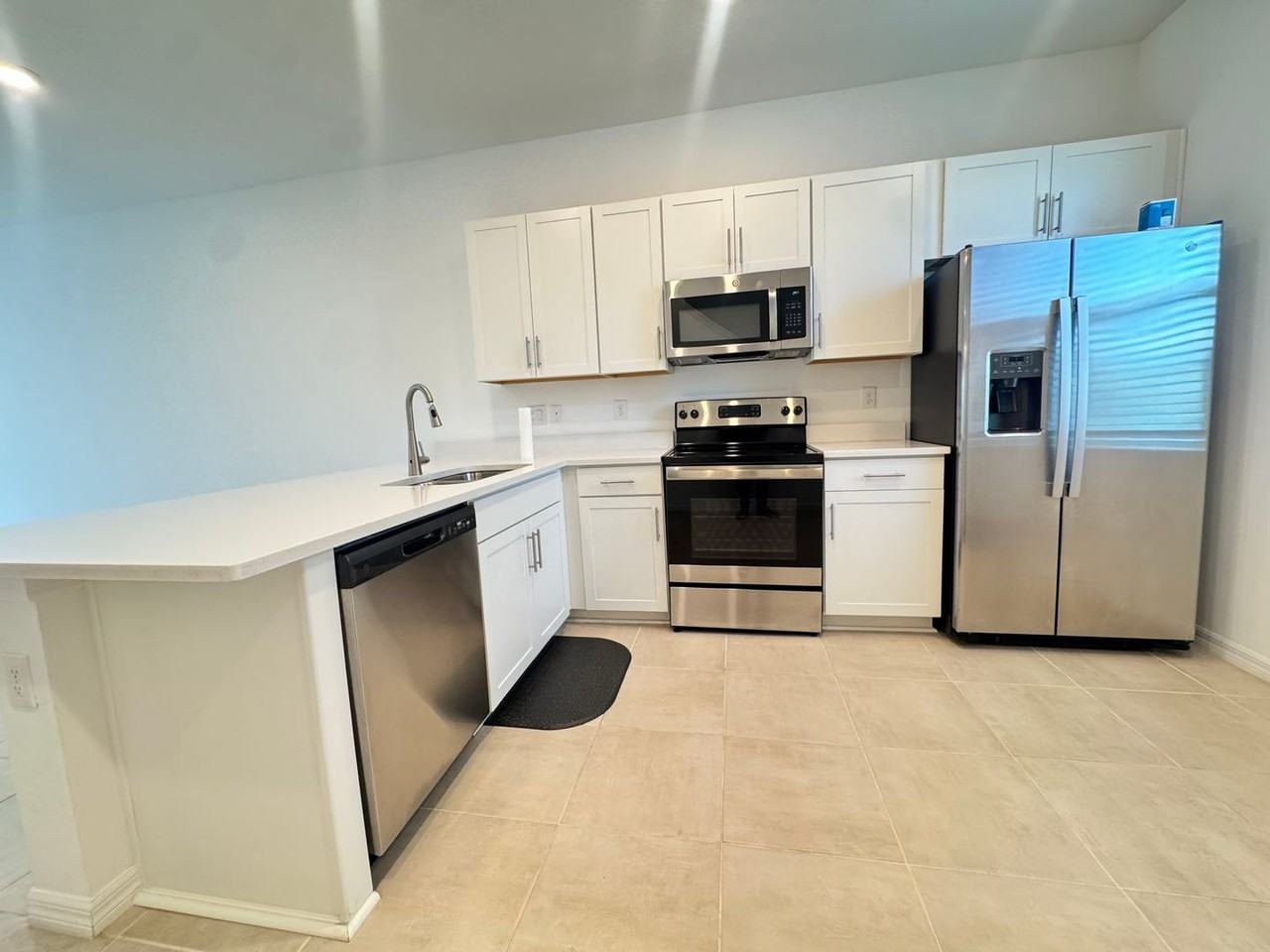 8528 Daybreak St - Photo 3 of 29