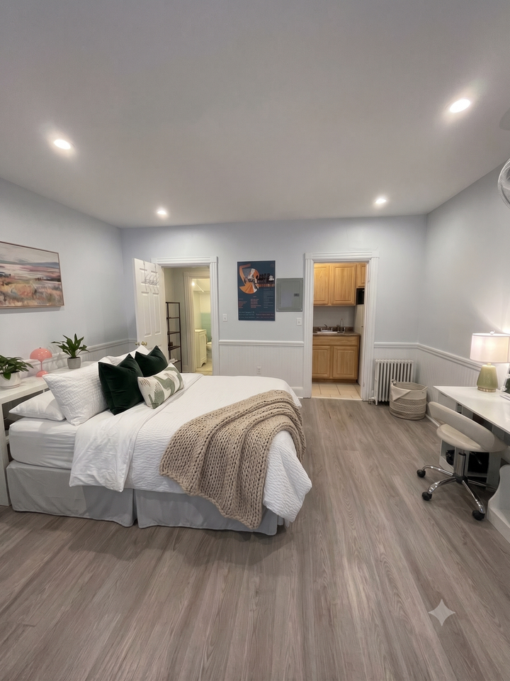 469 Beacon St - Photo 2 of 6