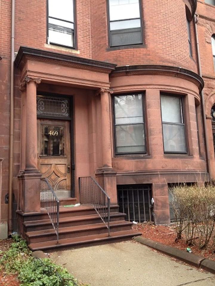 469 Beacon St - Photo 6 of 6