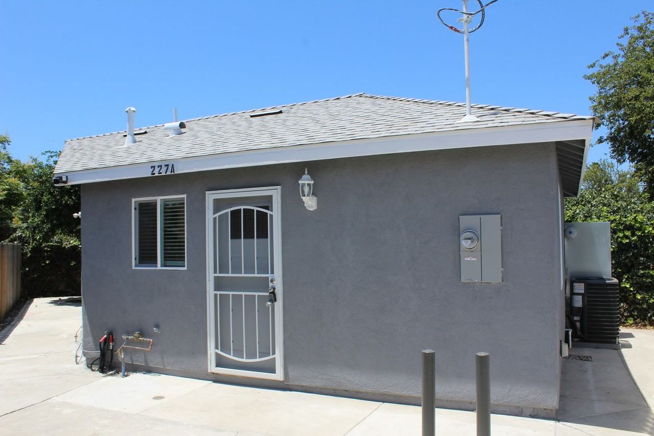 227 Waldo Ave #A - Photo 2 of 12