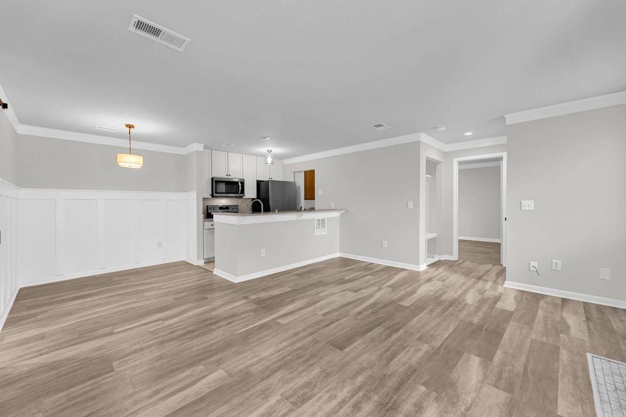 266 Alexandra Dr #11 - Photo 5 of 25