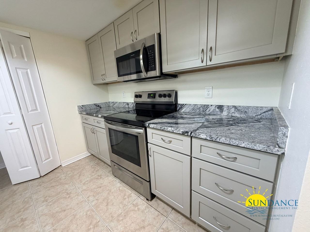 139 Scranton St - Photo 6 of 28