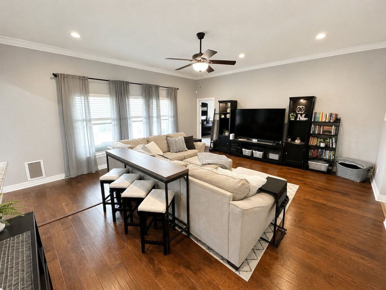 2149 Sweet Bay Cir - Photo 2 of 11