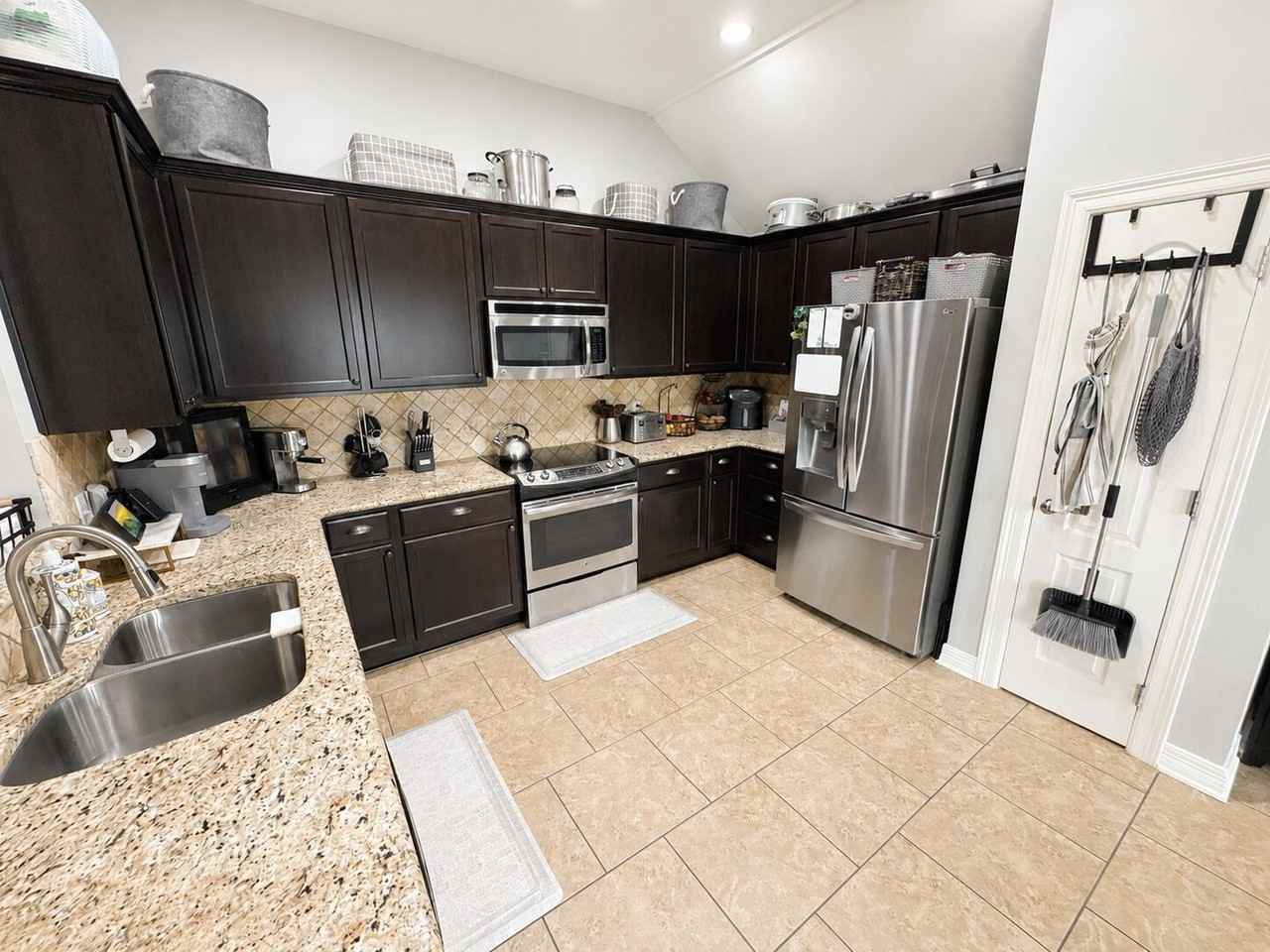 2149 Sweet Bay Cir - Photo 3 of 11
