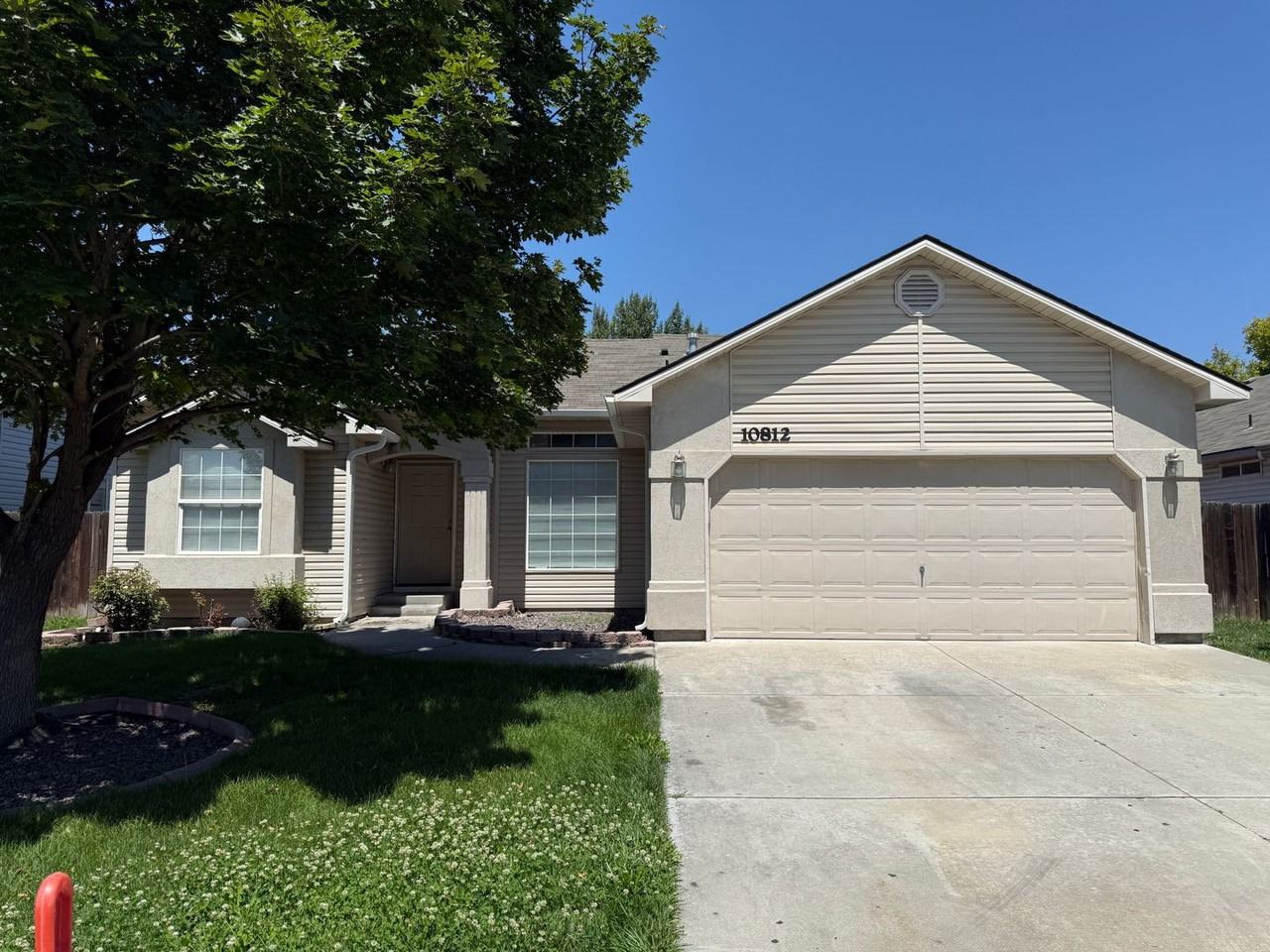 10812 Saffron Dr - Photo 2 of 18