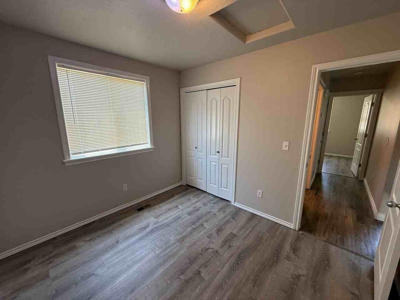 10812 Saffron Dr - Photo 6 of 18