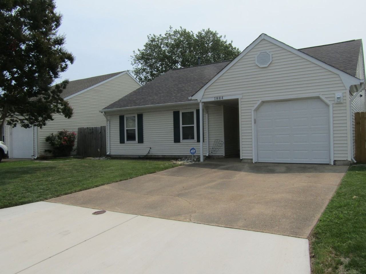 1884 Eunice Ct - Photo 3 of 31