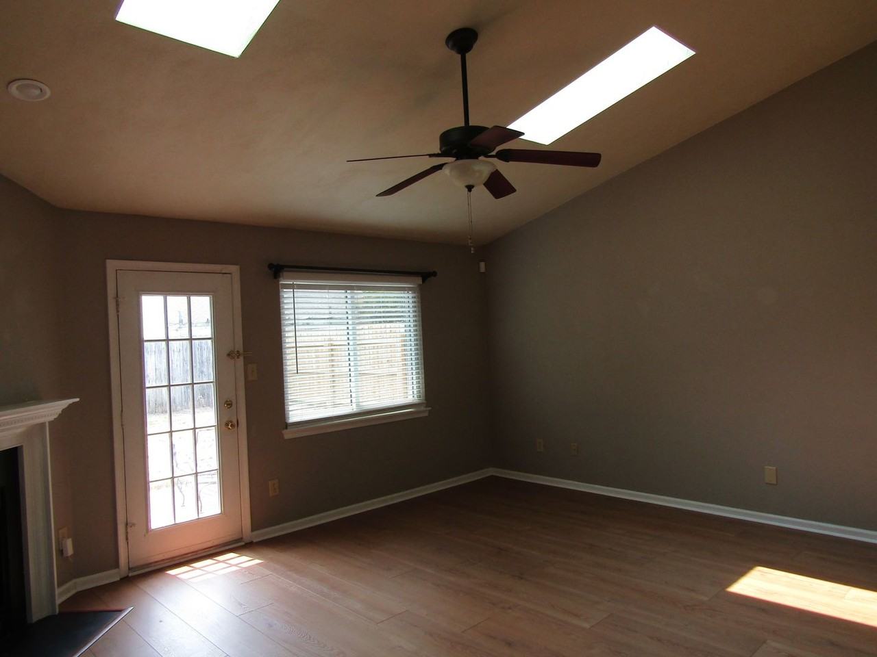 1884 Eunice Ct - Photo 7 of 31
