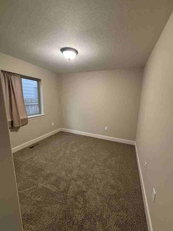 1067 Taurus Loop Ne - Photo 6 of 7