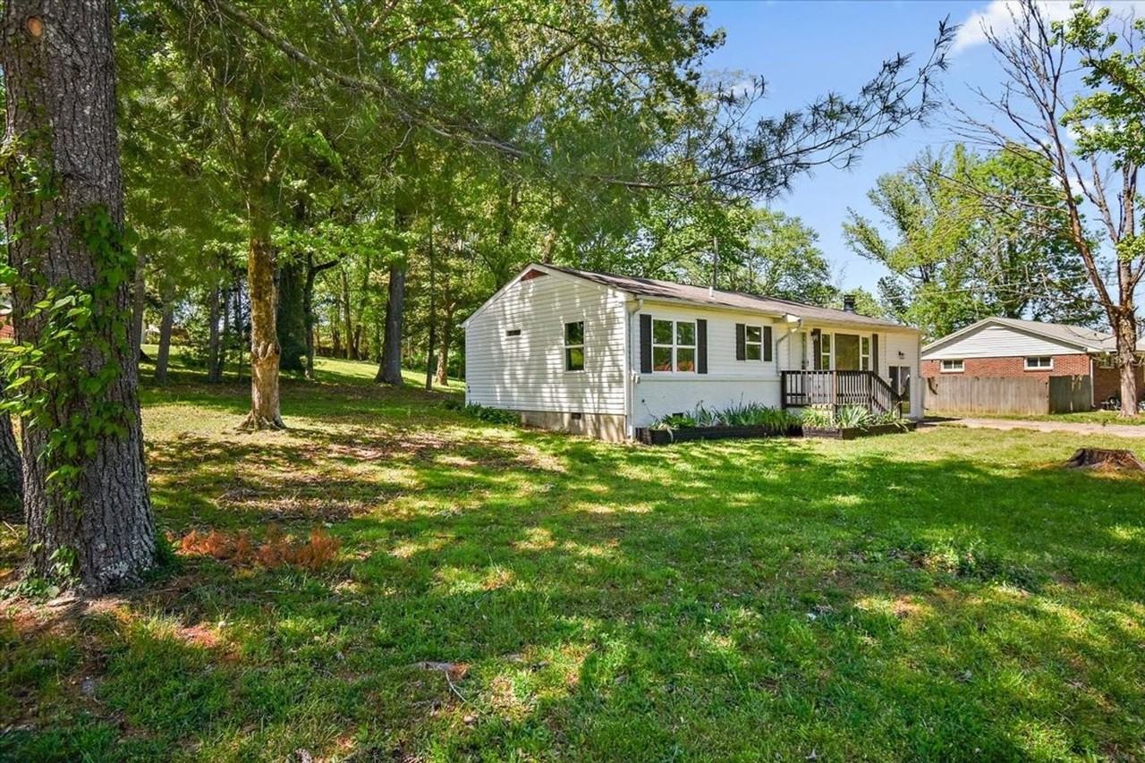 309 Rickenbacker Dr - Photo 2 of 19