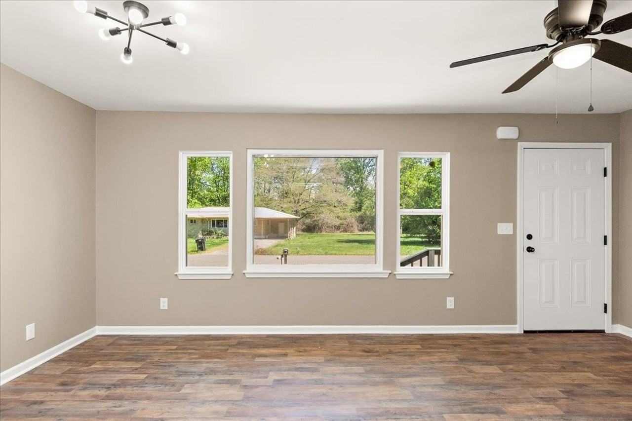 309 Rickenbacker Dr - Photo 4 of 19