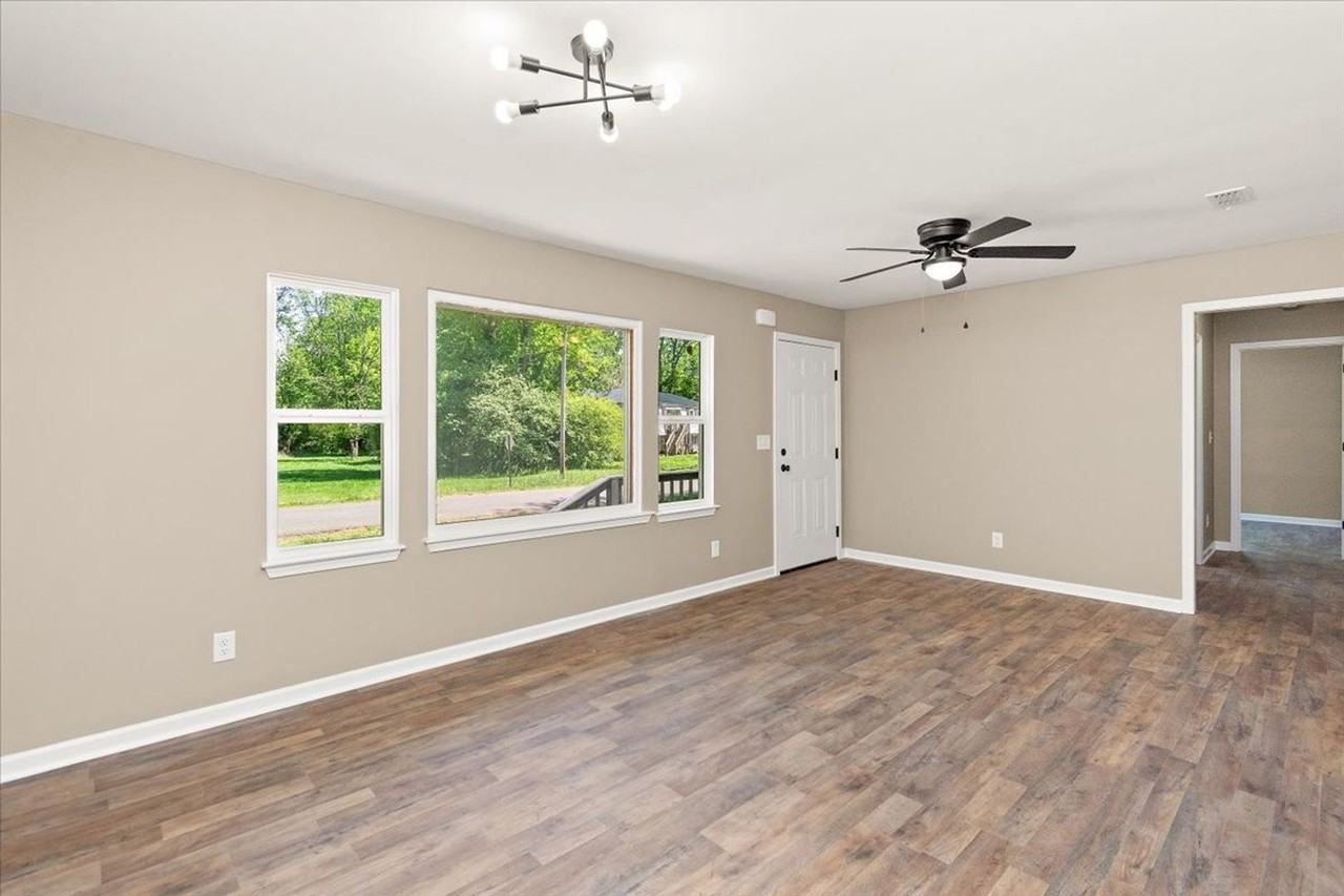 309 Rickenbacker Dr - Photo 5 of 19
